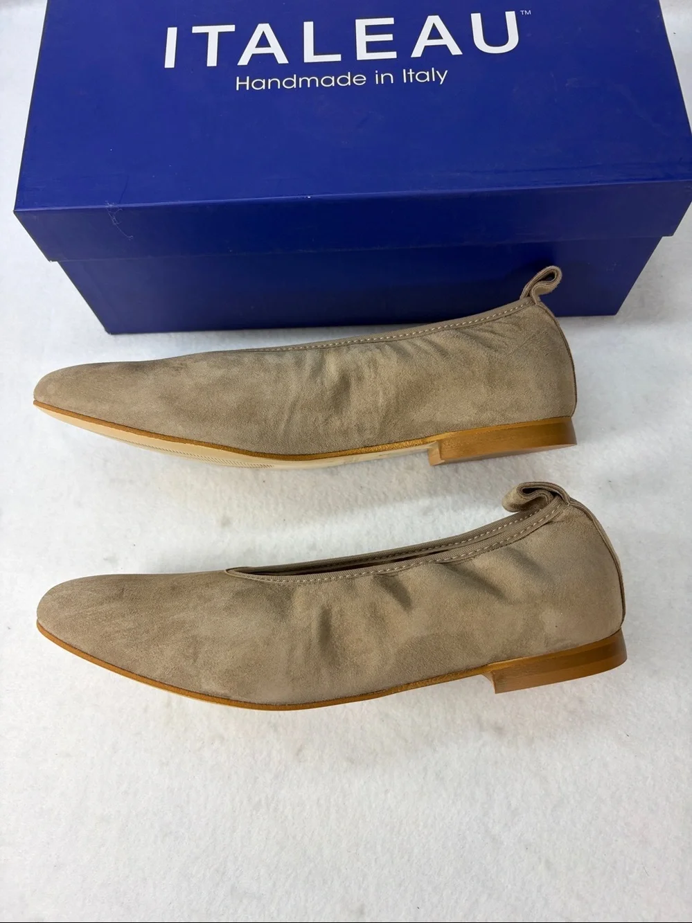 Size 8/38 Italeau Valleria Flexcam Taupe Suede Ballet Flats